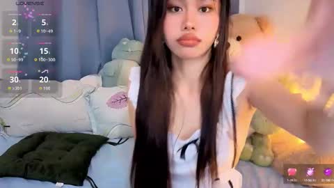 Snapshot of asianbabecandy chatting on 12, 10, 2025 candy online show from 12, 10, 2025