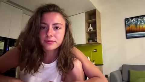 Snapshot of asleyfabello chatting on 21, 6, 2026 Monica online show from 21, 6, 2026