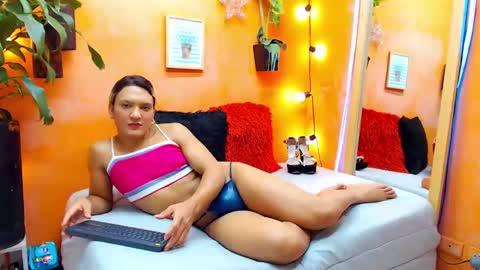 Snapshot of aslyhernandez chatting on 28, 12, 2024 ASLY online show from 28, 12, 2024