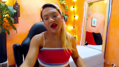 Snapshot of aslyhernandez chatting on 31, 12, 2024 ASLY online show from 31, 12, 2024