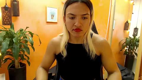 Snapshot of aslyhernandez chatting on 24, 1, 2025 ASLY online show from 24, 1, 2025