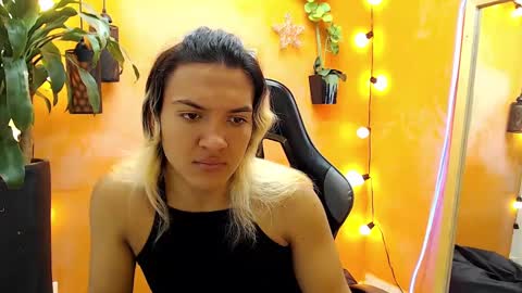 Snapshot of aslyhernandez chatting on 27, 1, 2025 ASLY online show from 27, 1, 2025