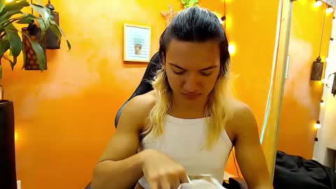 Snapshot of aslyhernandez chatting on 28, 1, 2025 ASLY online show from 28, 1, 2025