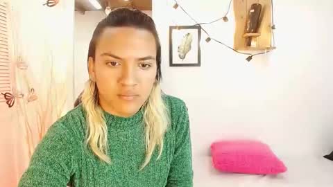 Snapshot of aslyhernandez chatting on 29, 1, 2025 ASLY online show from 29, 1, 2025