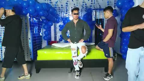 THOMAS AND DAMIAND online show from 9, 12, 2024