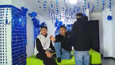 THOMAS AND DAMIAND online show from 30, 12, 2024