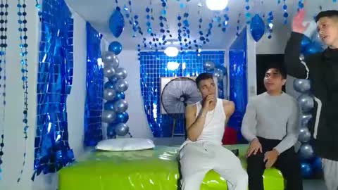 THOMAS AND DAMIAND online show from 7, 2, 2025