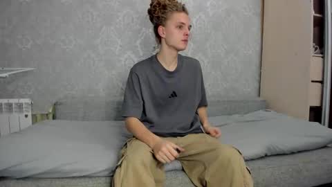 Snapshot of asphalt_surfer chatting on 9, 9, 2025 asphalt surfer online show from 9, 9, 2025