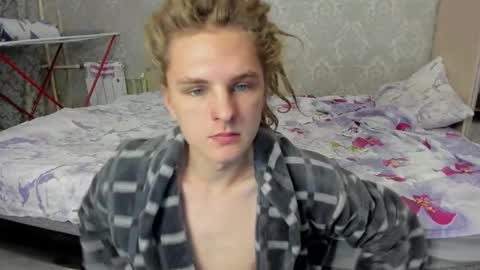 Snapshot of asphalt_surfer chatting on 19, 10, 2025 asphalt surfer online show from 19, 10, 2025