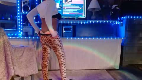 SIR WILLIAM online show from 23, 3, 2026