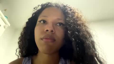 Snapshot of assiavilla1 chatting on 24, 2, 2025 assiavilla1 online show from 24, 2, 2025