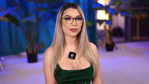 Snapshot of assmerising chatting on 19, 12, 2024 Starting 930 PM EU TIME online show from 19, 12, 2024