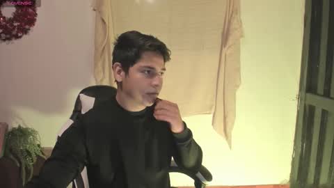 Snapshot of asta_kuro chatting on 15, 12, 2025 Asta Kuno online show from 15, 12, 2025