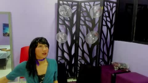 Snapshot of astral_amour chatting on 5, 12, 2024 astral online show from 5, 12, 2024