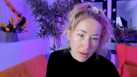 astramonroe online show from 25, 9, 2025