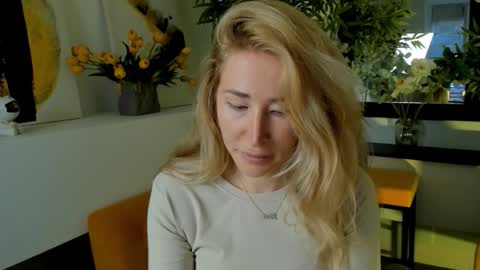 astramonroe online show from 8, 10, 2025