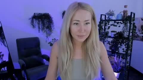 astramonroe online show from 2, 4, 2026