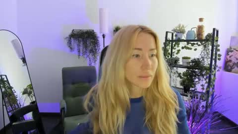 astramonroe online show from 20, 4, 2026