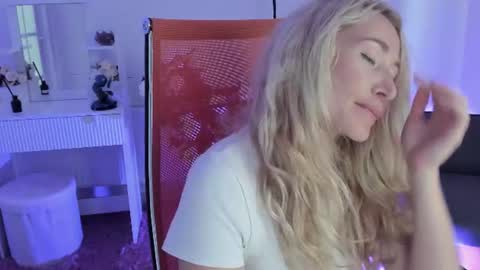 Snapshot of astramonroe chatting on 30, 7, 2026 astramonroe online show from 30, 7, 2026
