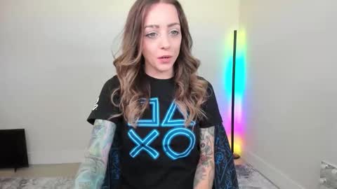 Snapshot of astridluxe chatting on 11, 6, 2026 Astrid Luxe online show from 11, 6, 2026