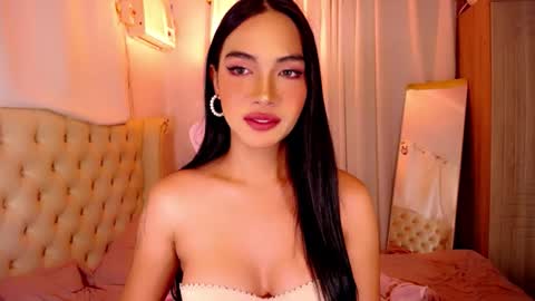 Snapshot of ate_sam chatting on 8, 10, 2025 Sam online show from 8, 10, 2025