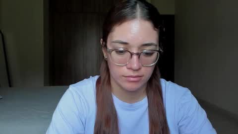 Snapshot of atenas__05 chatting on 1, 2, 2025 atenas online show from 1, 2, 2025