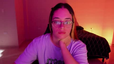 Snapshot of atenas__05 chatting on 12, 9, 2025 atenas online show from 12, 9, 2025