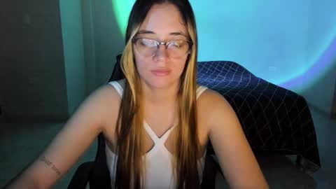 Snapshot of atenas__05 chatting on 5, 10, 2025 atenas online show from 5, 10, 2025