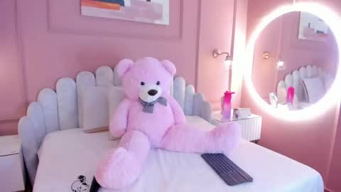 Athenea online show from 7, 4, 2026