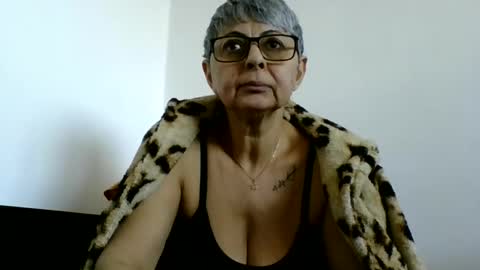 Snapshot of atikaarea chatting on 6, 1, 2025 atikaarea online show from 6, 1, 2025