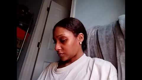 AtirahCali online show from 9, 11, 2025