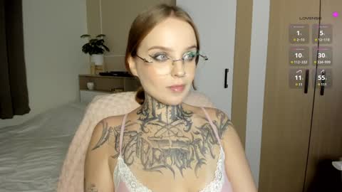 online every day between 10am-23pm online show from 3, 2, 2025