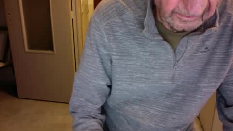 Snapshot of auguste061400 chatting on 5, 2, 2025 auguste061400 online show from 5, 2, 2025