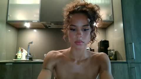 Snapshot of augustlaines chatting on 9, 7, 2026 August online show from 9, 7, 2026