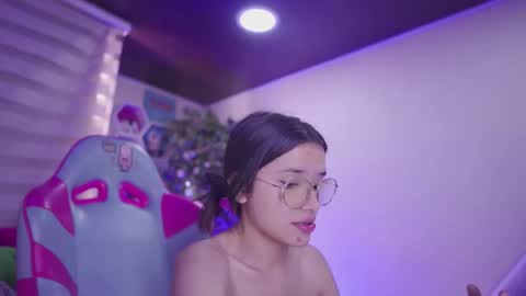 aura_rouss online show from 1, 11, 2025