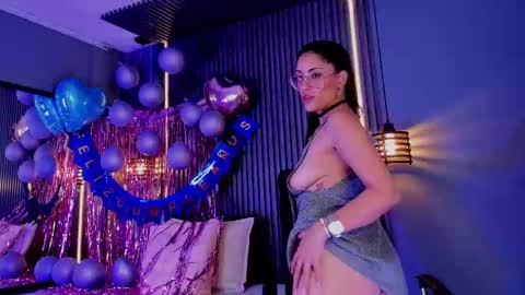 Aura online show from 11, 3, 2025