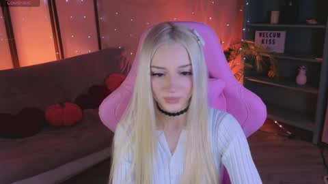 Snapshot of aurasanrise chatting on 3, 4, 2026 Aura online show from 3, 4, 2026