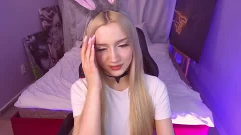 Snapshot of aurasanrise chatting on 22, 5, 2026 Aura online show from 22, 5, 2026