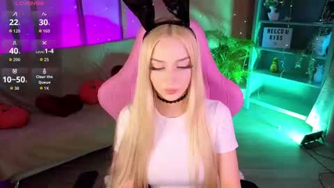 Snapshot of aurasanrise chatting on 13, 6, 2026 Aura online show from 13, 6, 2026