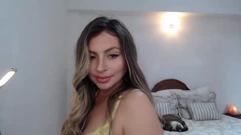 Snapshot of auribelle chatting on 13, 11, 2025 Auri Belle online show from 13, 11, 2025