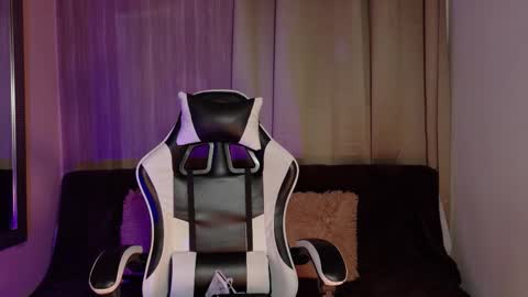 aurora_collins08 online show from 11, 11, 2025