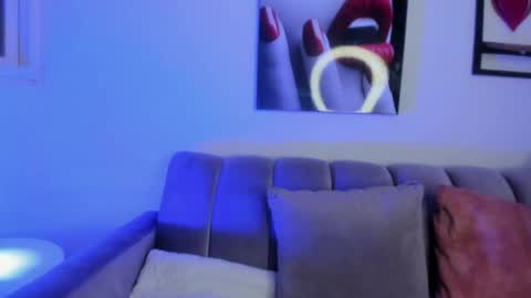 aurora_rainbow online show from 23, 10, 2025