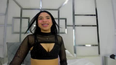 aurorahoney32 online show from 12, 5, 2026
