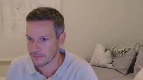 aussiesurfer0000 online show from 14, 4, 2026