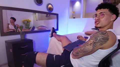 Snapshot of austin_collinss chatting on 19, 12, 2024 AUSTIN online show from 19, 12, 2024