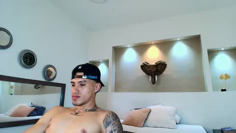 Snapshot of austin_collinss chatting on 4, 2, 2025 AUSTIN online show from 4, 2, 2025