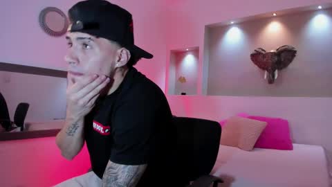 Snapshot of austin_collinss chatting on 25, 2, 2025 AUSTIN online show from 25, 2, 2025