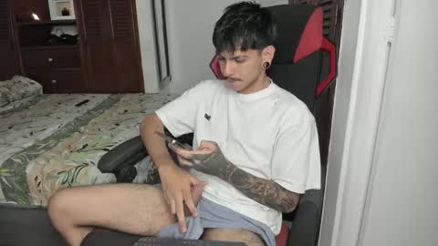 Snapshot of austin_falcon chatting on 16, 10, 2025 Austin online show from 16, 10, 2025