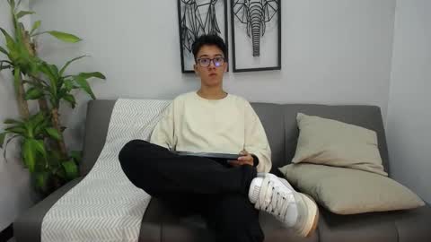 austinreeds online show from 28, 9, 2025