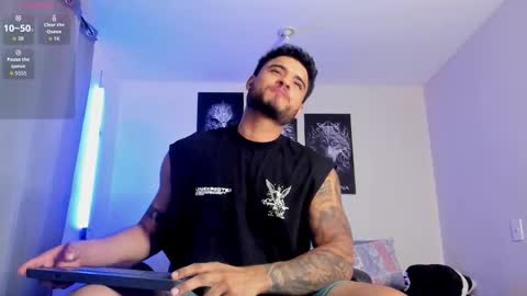 Snapshot of austintorres_ chatting on 20, 10, 2025 AustinTorres online show from 20, 10, 2025